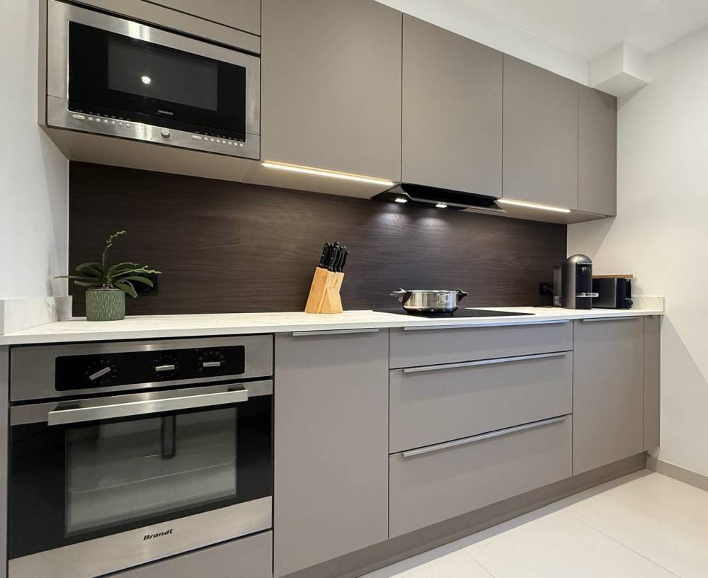 9df9b869-80e4-4b39-9258-1af7bf71d4b1 (1)